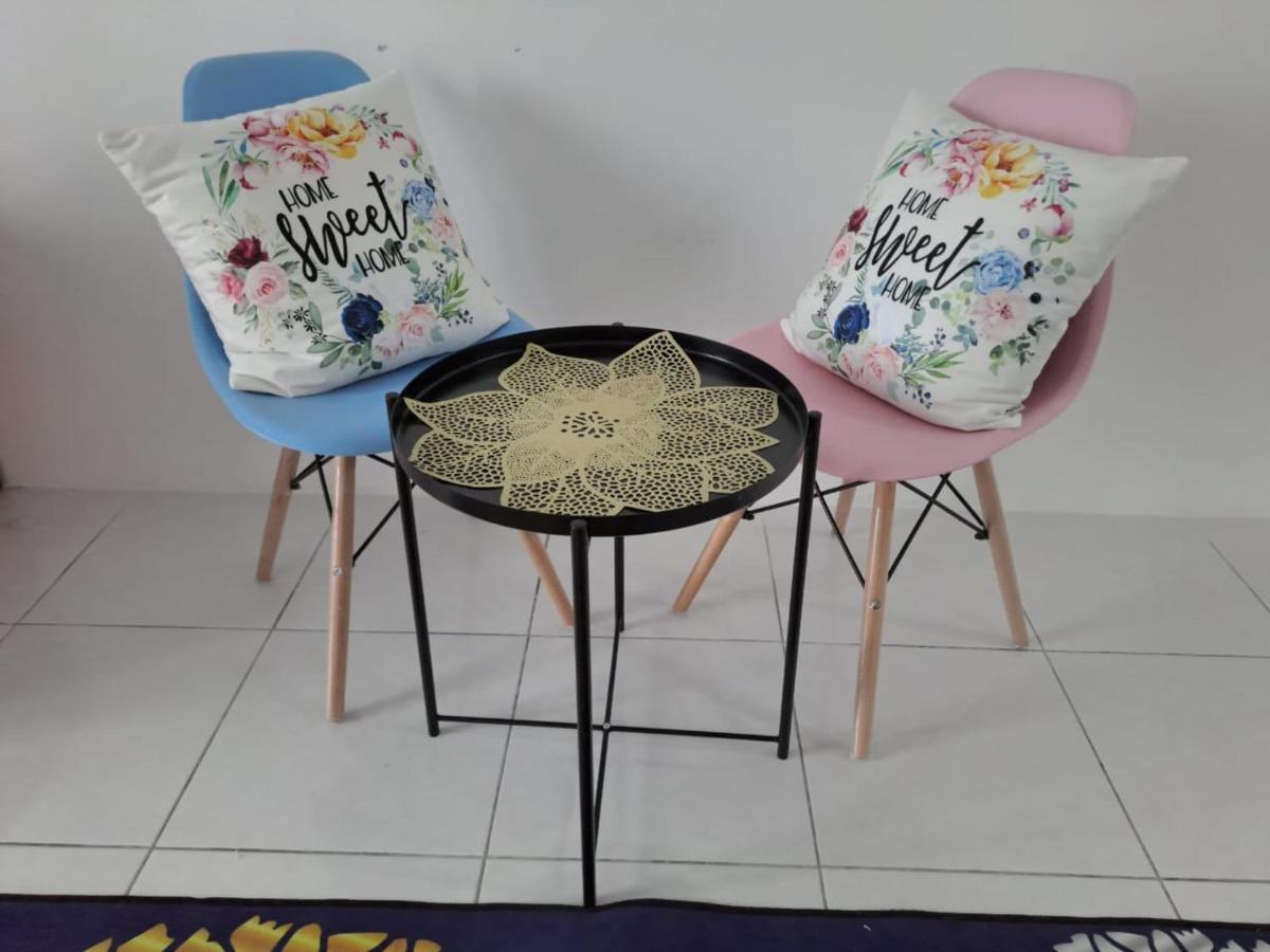 קמפונג דנגקיל Impiana Homestay Near Putrajaya, Cyberjaya, Musliem Only,Wifi,Netflix מראה חיצוני תמונה