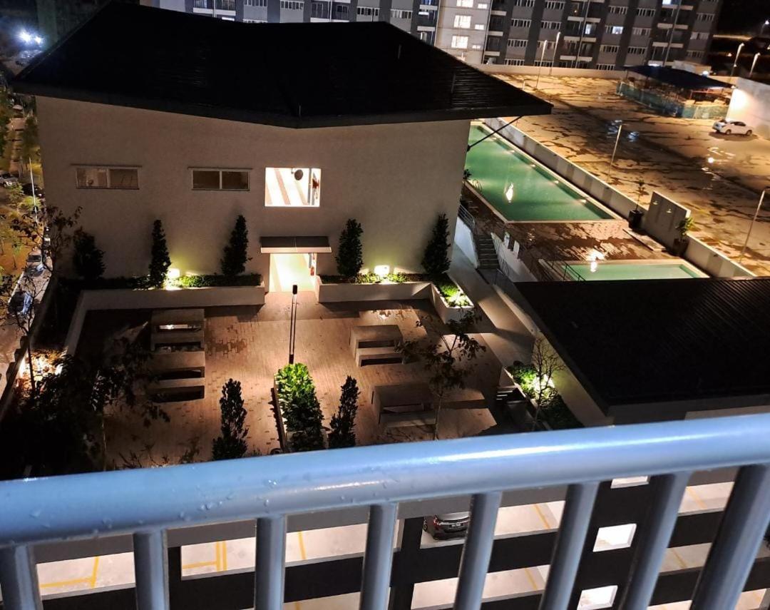 קמפונג דנגקיל Impiana Homestay Near Putrajaya, Cyberjaya, Musliem Only,Wifi,Netflix מראה חיצוני תמונה