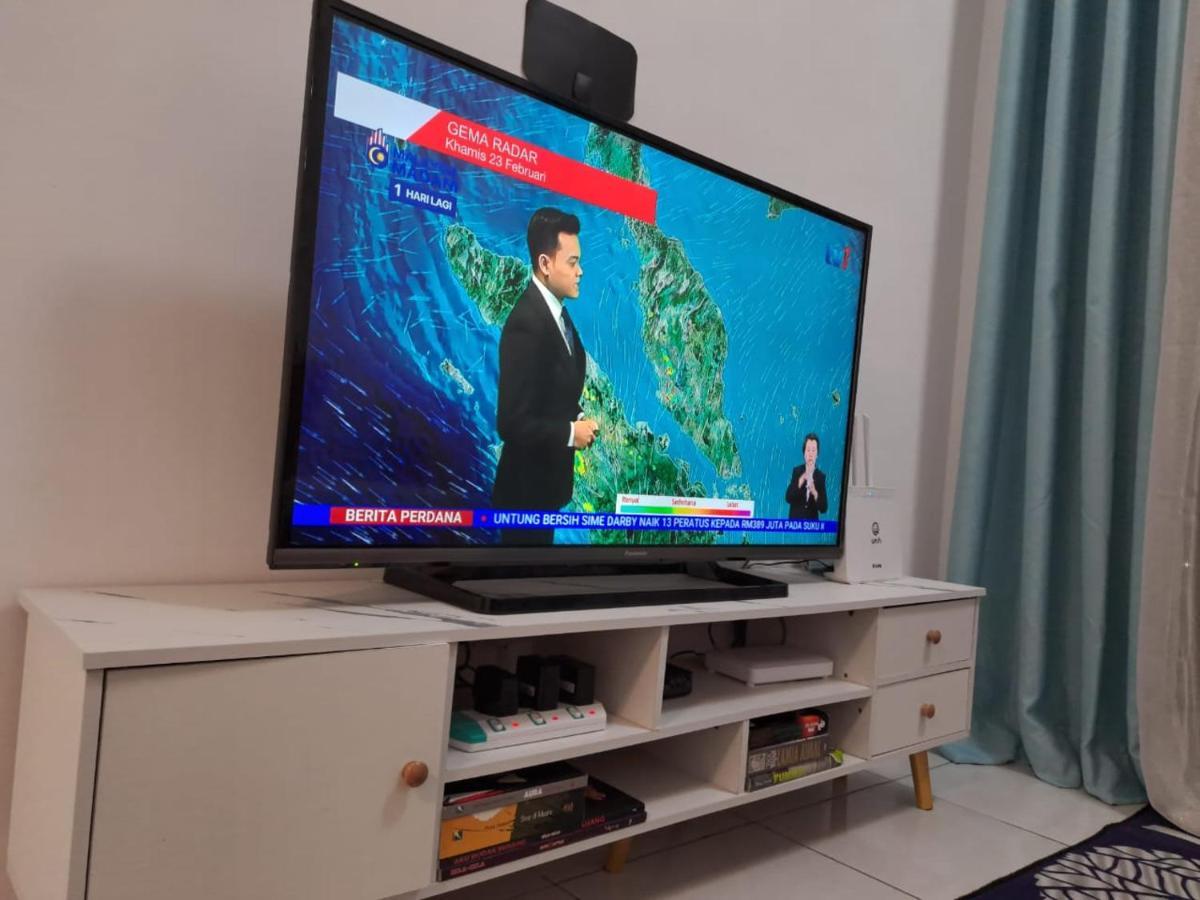 קמפונג דנגקיל Impiana Homestay Near Putrajaya, Cyberjaya, Musliem Only,Wifi,Netflix מראה חיצוני תמונה