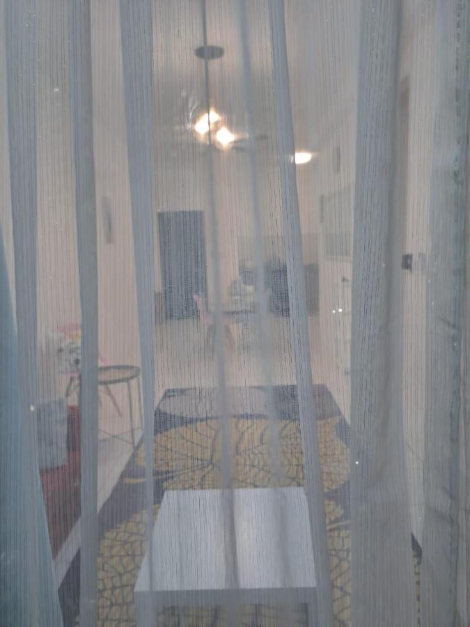 קמפונג דנגקיל Impiana Homestay Near Putrajaya, Cyberjaya, Musliem Only,Wifi,Netflix מראה חיצוני תמונה