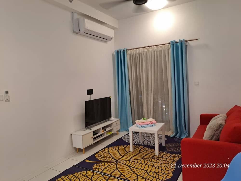 קמפונג דנגקיל Impiana Homestay Near Putrajaya, Cyberjaya, Musliem Only,Wifi,Netflix מראה חיצוני תמונה
